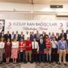 Kızılay dan kan bağışçılarına madalya