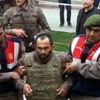 Babasını baltayla öldüren oğul adliyeye sevk edildi Babasını baltayla öldüren oğul adliyeye sevk edildi