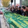 Bu acıya yürek dayanmaz! Önünde tam 7 tabut... Bu acıya yürek dayanmaz! Önünde tam 7 tabut...