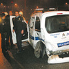 Alkollü sürücü polis aracına çarptı