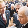 Bahçeli, 'Atatürk benzeri' ile fotoğraf çektirmedi Bahçeli, 'Atatürk benzeri' ile fotoğraf çektirmedi