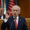 Adaylığa kendisini erken kaptıran Kılıçdaroğlu'na "dostlarından" fren!