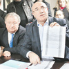 CHP’li milletvekilleri makara nöbeti tuttu CHP’li milletvekilleri makara nöbeti tuttu