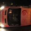 Otomobille çarpışan ambulans devrildi: 1 yaralı Otomobille çarpışan ambulans devrildi: 1 yaralı