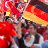 Almanya'daki Türkler Alman hükümetine tepkili