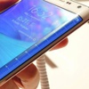 Merakla beklenen telefon geliyor