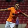 Aman Falcao sakatlanmasın! Pamuklara sardılar Aman Falcao sakatlanmasın! Pamuklara sardılar
