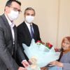 93 yaşında koroanvirüsü yenerek taburcu edildi