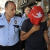 Antalya'da Türk bayraklı intihar girişimi