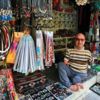 Kolları olmadan doğdu, ayaklarıyla üreterek kazandı