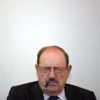Tanrı koskocaman bir çocuk mu yoksa?