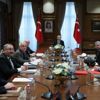 Erdoğan başkanlığında Yüksek İstişare Kurulu sonrası açıklama: "Yayınlarda milli ve manevi değerlere hassasiyet gösterilmeli" Erdoğan başkanlığında Yüksek İstişare Kurulu sonrası açıklama: "Yayınlarda milli ve manevi değerlere hassasiyet gösterilmeli"