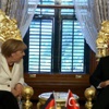Sen misin muşamba koltukta oturtan... Sen misin muşamba koltukta oturtan...