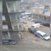Sel suları kadını böyle sürükledi Sel suları kadını böyle sürükledi