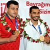 Rıza ve Ferhat, alkışlarla karşılandı
