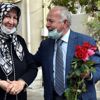 Eşinin 46 yıl önce hediye ettiği mısır püskülünü hala yanında taşıyor Eşinin 46 yıl önce hediye ettiği mısır püskülünü hala yanında taşıyor