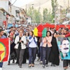 Teröristin cenazesini HDP'li vekil omuzladı