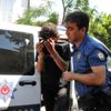 Babasının boğazına komando bıçağı sapladı Babasının boğazına komando bıçağı sapladı