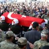 Şehit Kaçmaz son yolculuğuna uğurlandı Şehit Kaçmaz son yolculuğuna uğurlandı