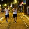 Kısıtlama biter bitmez sokakta spora başladılar