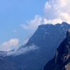 Hakkari nin yüksek kesimlerine kar yağdı