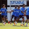 Fenerbahçe’de Zanka ve Samatta takımla birlikte çalıştı Fenerbahçe’de Zanka ve Samatta takımla birlikte çalıştı