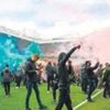 Manchester United taraftarı stadı bastı | Yurttan ve dünyadan spor gündemi Manchester United taraftarı stadı bastı | Yurttan ve dünyadan spor gündemi