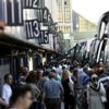 Bayram tatilinin uzamasıyla otobüs biletleri tükenme noktasına geldi
