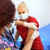 Koca: Aşı olan sağlık çalışanı sayısı 100 bini geçti