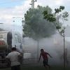 Termometreler 52 dereceyi gösterdi çocuklar sulama aracından sıkılan suyla serinledi Termometreler 52 dereceyi gösterdi çocuklar sulama aracından sıkılan suyla serinledi