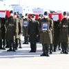 Günün eleştirisi Bitlis'teki şehitlerin ardından yüreği yanan ünlü gazeteci Eray Emin Aydemir'den geldi Günün eleştirisi Bitlis'teki şehitlerin ardından yüreği yanan ünlü gazeteci Eray Emin Aydemir'den geldi