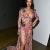 Rihanna elbisesinin içine bir şey giymedi Rihanna elbisesinin içine bir şey giymedi