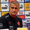 Şenol Güneş basın toplantısını kısa tuttu Şenol Güneş basın toplantısını kısa tuttu