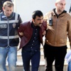 Altın dolu poşeti çöp kutusuna bıraktı Altın dolu poşeti çöp kutusuna bıraktı