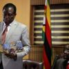 Son dakika... Zimbabve Devlet Başkanı Robert Mugabe istifa etti