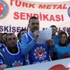 İşten çıkarılan arkadaşları için eylem yaptılar İşten çıkarılan arkadaşları için eylem yaptılar