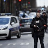 Paris'te karakol baskını... Fransa alarmda
