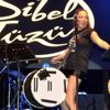 Sibel Tüzün'den davul şov