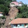 Zonguldak taki heyelanda 6 ev çöktü, 20 kişi evsiz ... Zonguldak taki heyelanda 6 ev çöktü, 20 kişi evsiz ...