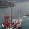 İstanbul Boğaz'ndan dev petrol platform geçti