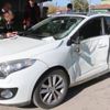 Tramvay otomobile çarptı