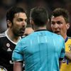 UEFA'dan Buffon'a 3 maç ceza UEFA'dan Buffon'a 3 maç ceza