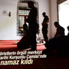 Teröristlerden temizlenen Kurşunlu Camisi'nde polisler namaz kıldı Teröristlerden temizlenen Kurşunlu Camisi'nde polisler namaz kıldı