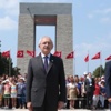 Kemal Kılıçdaroğlu şehitlikte dua etti