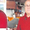 Öğrenirken oturduğu sandalye kıymete bindi Öğrenirken oturduğu sandalye kıymete bindi