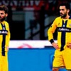 Parma'ya el verdiler Parma'ya el verdiler