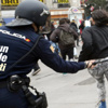 Madrid'de öğrenci eylemine polis müdahalesi Madrid'de öğrenci eylemine polis müdahalesi
