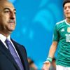 Bakan Çavuşoğlu'dan Mesut Özil'e telefon Bakan Çavuşoğlu'dan Mesut Özil'e telefon
