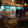 Köpekten kaçan bisikletli düşüp, başını refüje çarparak ... Köpekten kaçan bisikletli düşüp, başını refüje çarparak ...