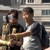 Taksim'de turistlerin şüpheli çantayla selfie keyfi